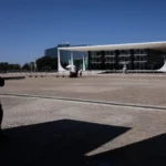 Golpe, invasão e roubo de nossas terras raras
